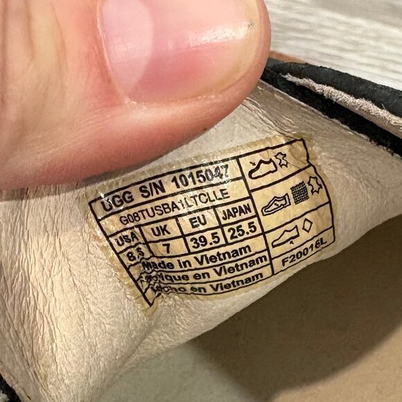 UGG Kallisto Nubuck Black High Top Shoes sz 8.5 - Picture 7 of 9